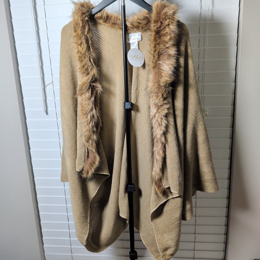 Viv&Lou Faux Fur Trim Knit Poncho Wrap Women OS Tan Beige New